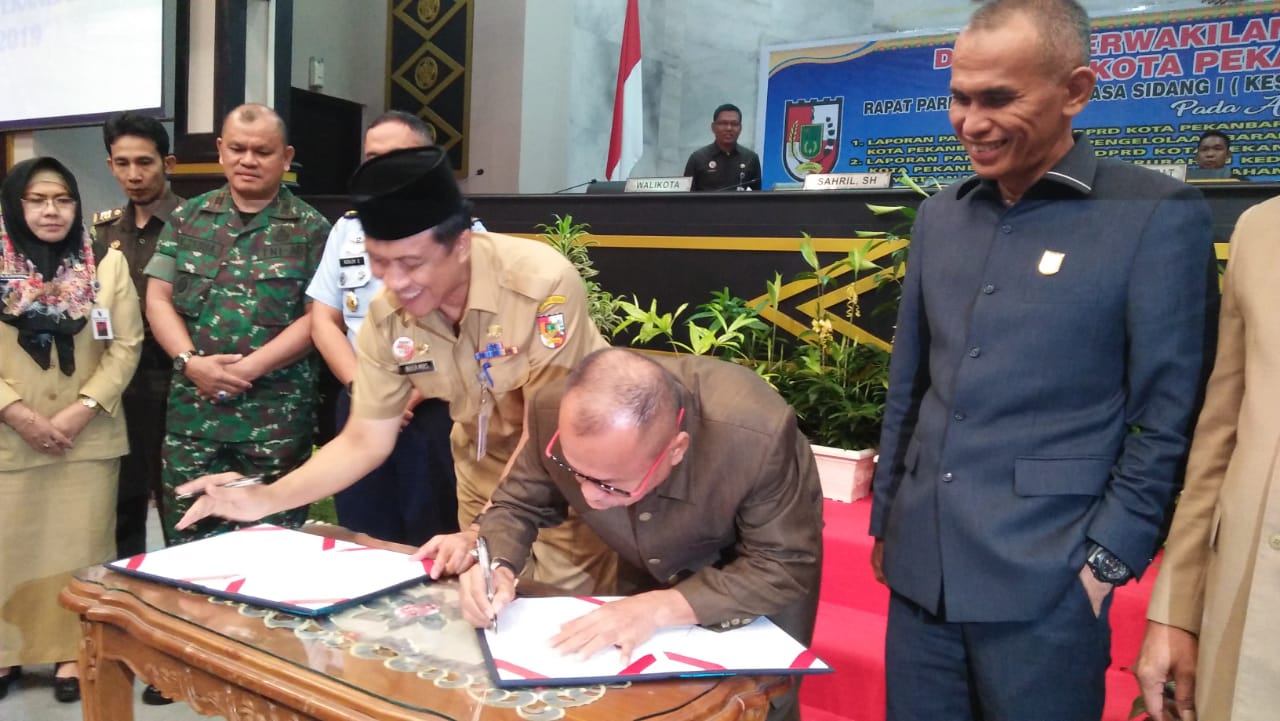 DPRD dan Pemko Pekanbaru Sahkan Dua Perda
