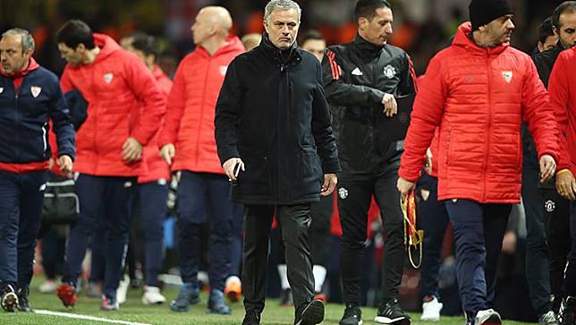 Kejam! Dua Bintang Man United Siap Dibuang Mourinho
