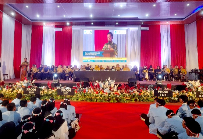 1.450 Mahasiswa Baru FKIP Unri Ikuti PKKMB, Dekan: Calon Guru Juga Harus Punya Jiwa Enterprenuer