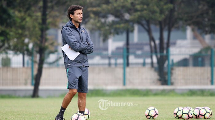 Belum Kasih Kepastian dengan PSSI, Luis Milla Dikabarkan Kembali Merumput Akhir Pekan Ini