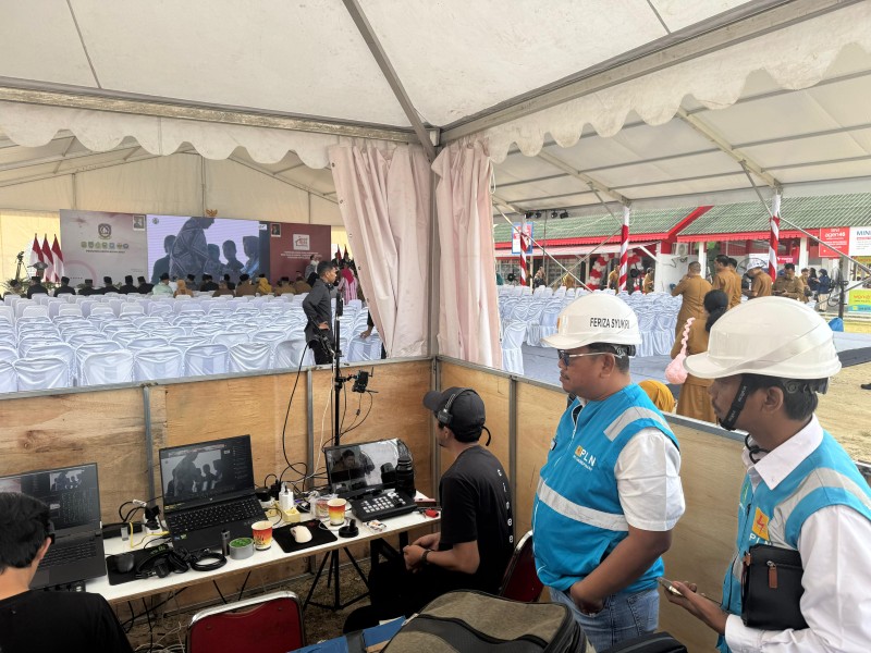 PLN untuk Rakyat - PLN UID Riau dan Kepulauan Riau Pastikan Keandalan Listrik Selama Peresmian Koperasi Merah Putih oleh Presiden Prabowo Subianto