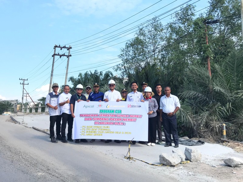 Dukung Perbaikan Infrastruktur di Dumai, Apical Lakukan Pemulihan Jalan dan Jembatan di Lubuk Gaung