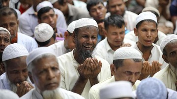 Rohingya Gelar Doa Syukur Tak Jadi Dipulangkan ke Myanmar