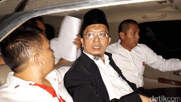 Alfian Tanjung Dipolisikan soal 'Rezim Komunis', Pengacara: Yakin Ditolak
