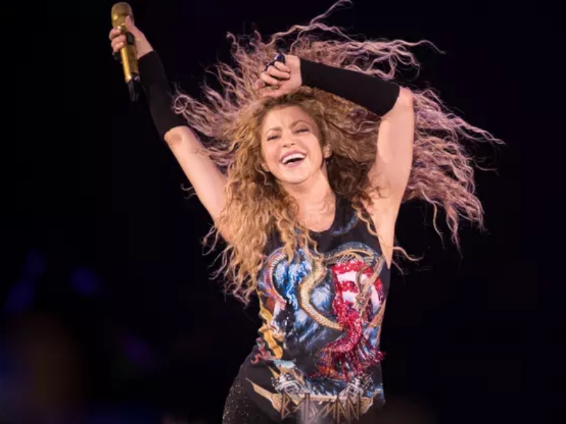 Shakira Lebih Pilih Kolombia daripada Gerard Pique