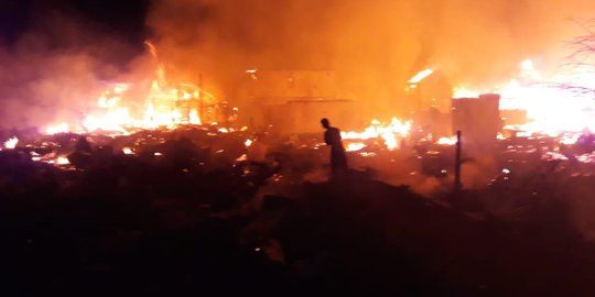 Kebakaran Hanguskan Puluhan Rumah di Permukiman Padat Tenggarong Kukar