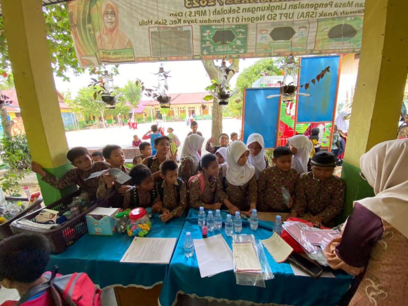 Meski Hanya Rp1.000, Pelajar SD Bangga Bisa Menabung Langsung ke BRK Syariah Lewat Tabungan Simpel