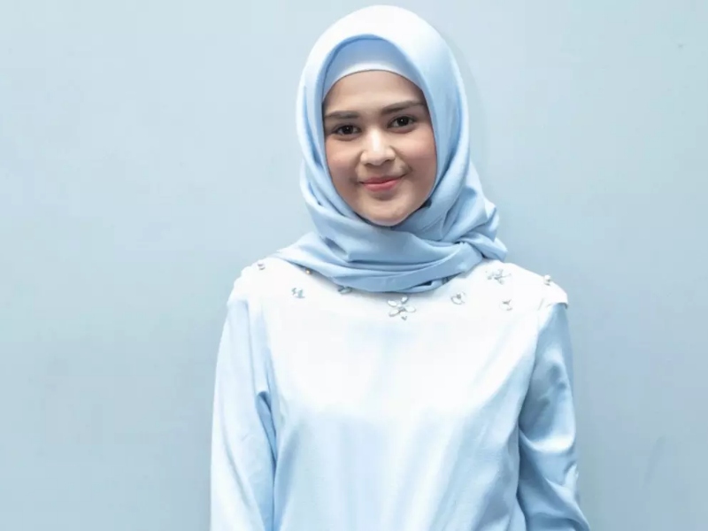 Jika Disuruh Terus Berhijab, Begini Jawaban Cut Meyriska
