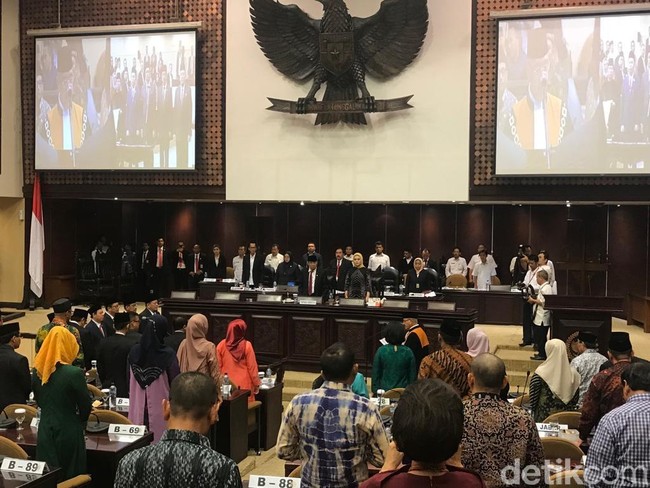 La Nyalla Dilantik Jadi Ketua DPD 2019-2024
