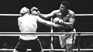 Putra Muhammad Ali: Ayah Saya Bisa Menghajar Mike Tyson