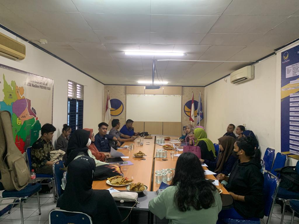 NasDem Millenial Riau Gelar Lomba Baca Puisi