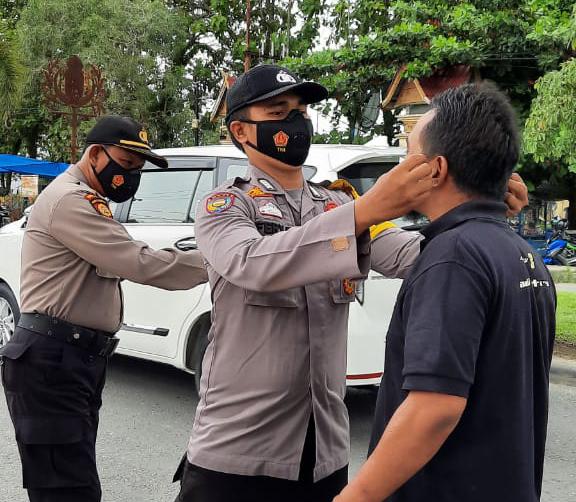 Polsek Pangkalan Kerinci Lakukan Operasi Yustisi di Pos Pantau PPKM