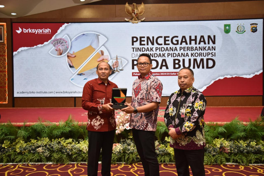 Jadi Pemateri di BRK Syariah, Kompol Tedy Ardian Paparkan Berbagai Kasus Kejahatan Bank dan Pencegahannya   