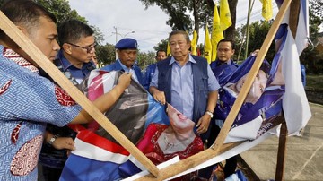 SBY 'Lawan' Wiranto soal Perusakan Bendera Demokrat di Riau