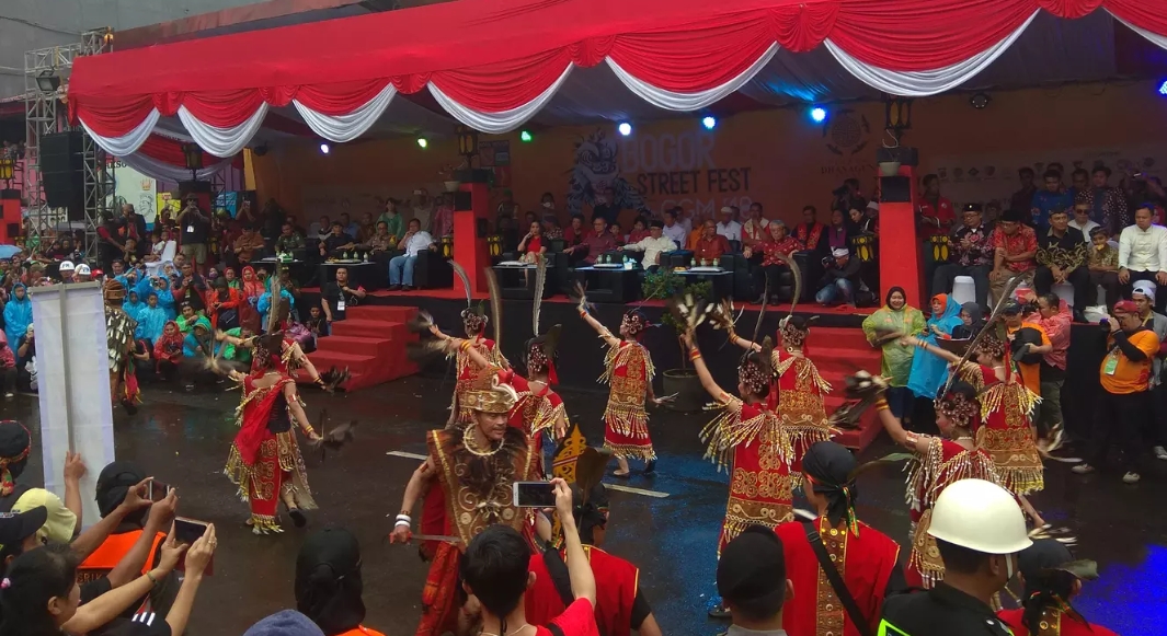 Disambut Hujan, Festival Cap Go Meh Dipadati Ribuan Warga Bogor