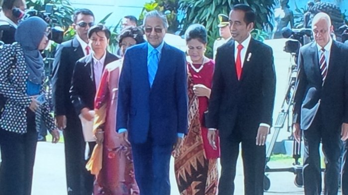 Jokowi Titip Soal TKI di Malaysia kepada Mahathir