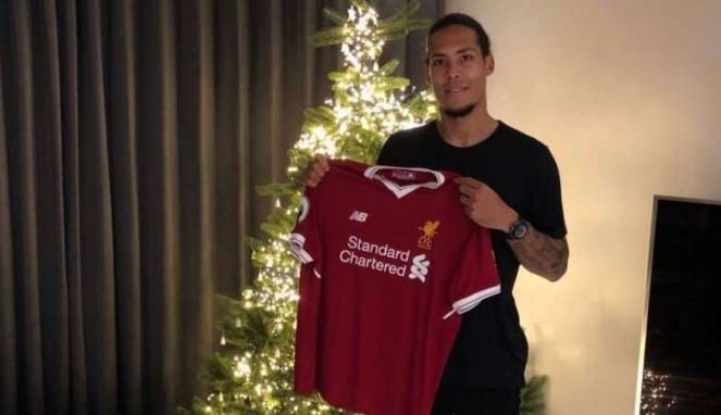 Resmi, Liverpool Jadikan Van Dijk Bek Termahal 
