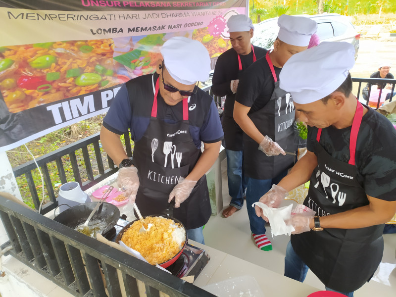 HUT DWP ke 25 Gelar Lomba Masak Nasi Goreng, Ketua DWP DPRD Rini : Persiapan Tidak Rumit dan Mudah Dikreasi