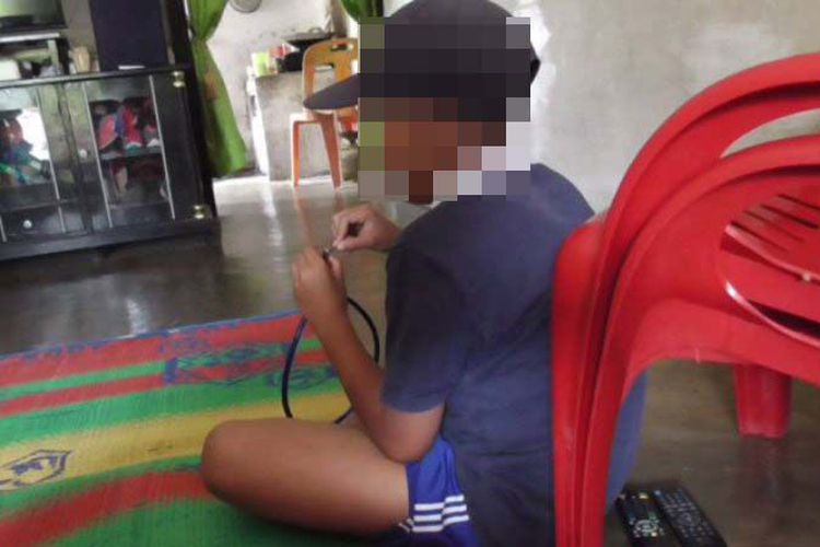 Keji! Siswa SD Dihukum Guru Menjilati WC gara-gara Tak Bawa Tugas