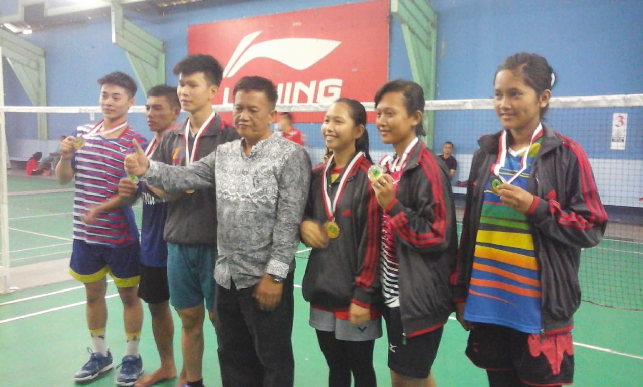 Alex dan Stevi Juara Cabor Bulutangkis O2SN SMK 2018 Riau
