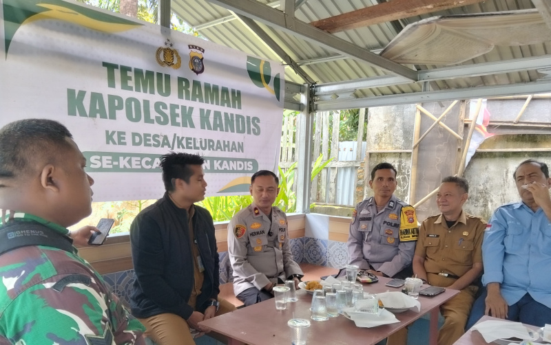 Dialog Interaktif dengan Tokoh Masyarakat Simpang Belutu, Kapolsek Kandis Sampaikan 4 Program Kapolda Riau