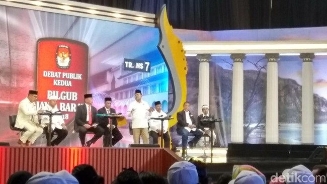 Gara-gara Kaus Tagar Ganti Presiden, Debat Cagub Jabar Rusuh