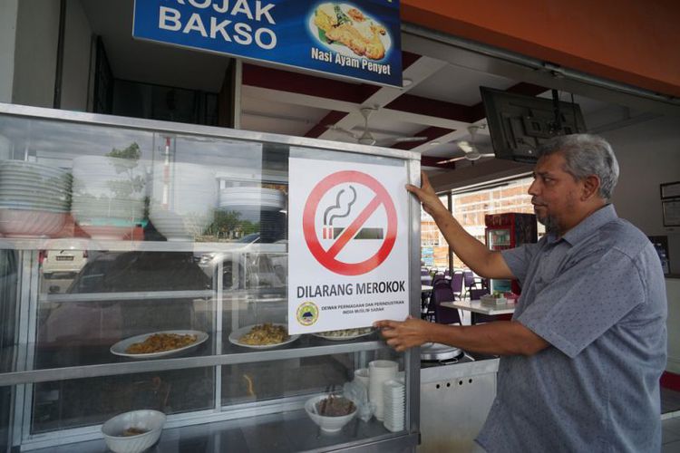 Malaysia Terapkan Aturan Larangan Merokok di Restoran dan Kedai Makan