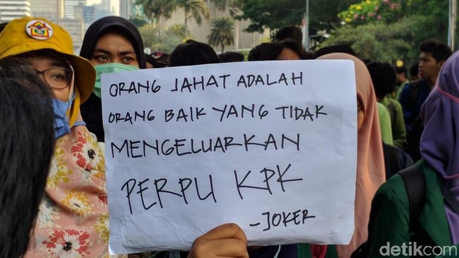 Jokowi-Ma'ruf Dilantik, BEM SI Bicara Perppu KPK Tak Digubris-BPJS Naik