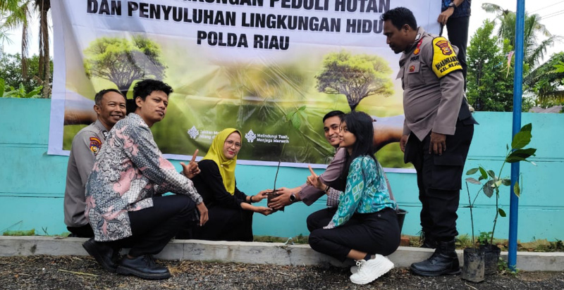 Polda Riau Edukasi Green Policing di SMK AKBAR, Membangun Generasi Z Peduli Lingkungan dan Taat Hukum