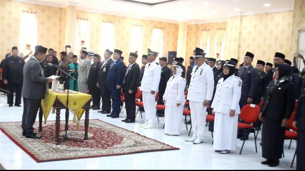 Bupati Rohil Bistamam Lantik Pejabat Tinggi Pratama dan Administrator