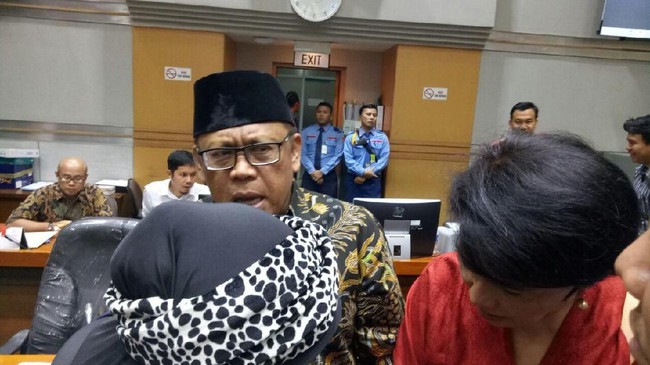 Eggi Sudjana Ancam Pidanakan Menteri terkait Penipuan Umrah
