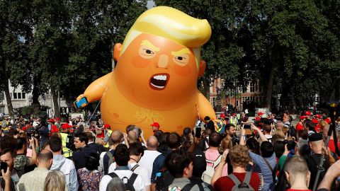 Donald Trump Dipermalukan dengan Balon Bayi Mirip Dirinya di London