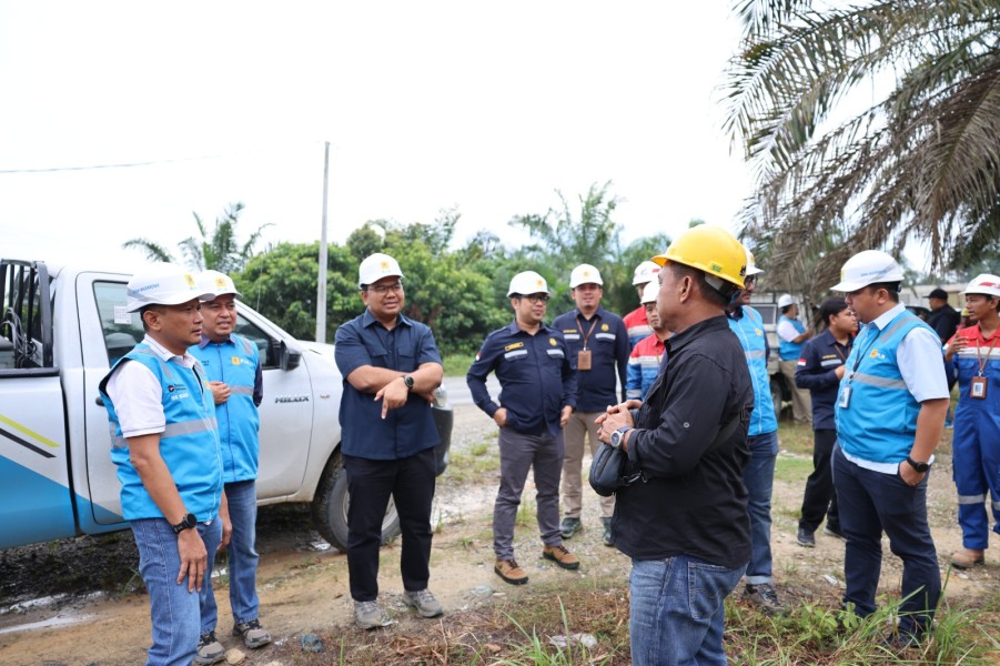 Tinjau Pembangunan SKTM Lisdes, Kementerian ESDM dan PLN Percepat Pemerataan Listrik di Siak