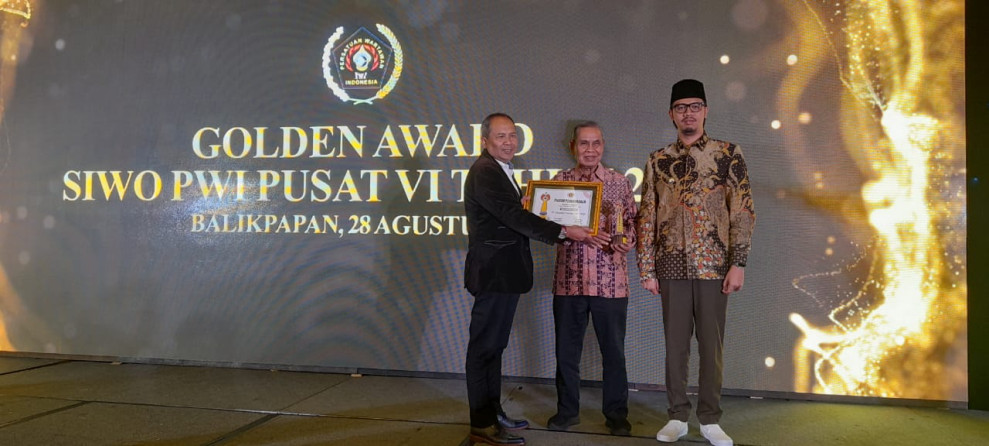 Golden Award SIWO PWI 2023, Iskandar Hoesin, Bupati Kasmarni dan Ketua KONI Bengkalis Raih Penghargaan