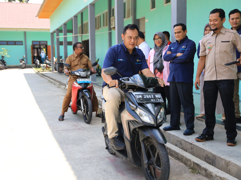 Akselerasi Ekosistem KBLBB, PLN Bersama SMK Negeri 5 Pekanbaru Sukses Konversi Motor Listrik Berbahan Bakar Minyak Menjadi Motor Listrik