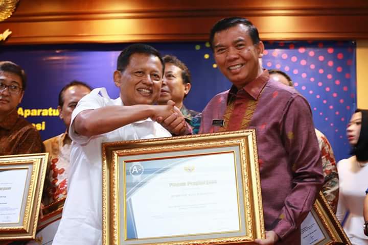 Pekanbaru Raih Penghargaan Penyelenggara Pelayanan Publik Terbaik 