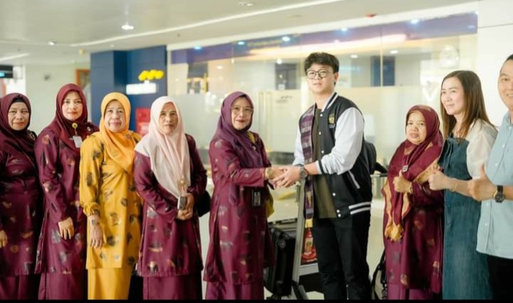 Diikuti 52 Negara, Gilbert Siswa Riau Raih Medali Perunggu di Ajang IEO di Hongkong