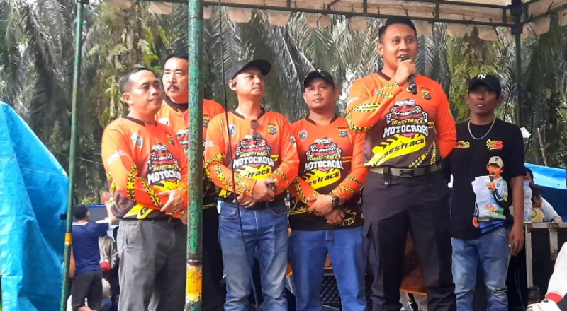 Kapolres Siak Resmikan Kejuaraan Grasstrack Motocross 2026