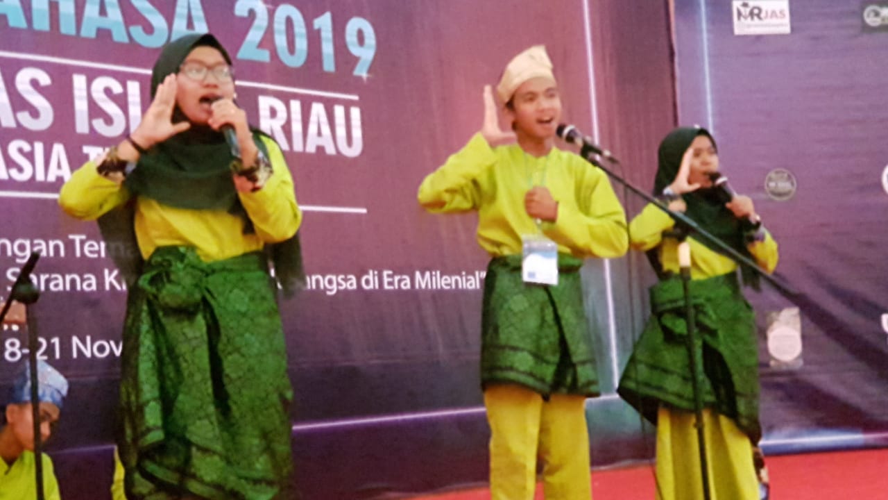 450 Peserta Semarakkan Bulan Bahasa FKIP UIR