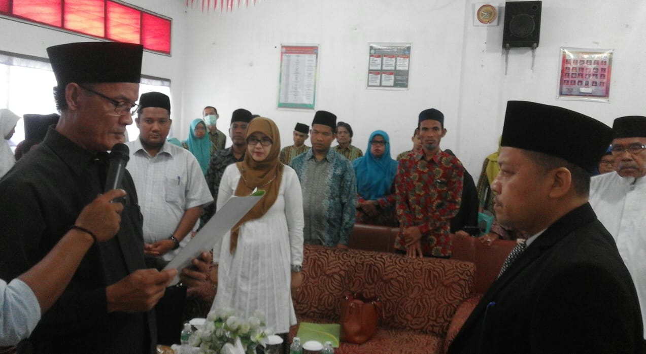 Ketua Umum YLPI Riau Lantik Kepala SMA Serirama YLPI M. Yusuf Kedua Kalinya