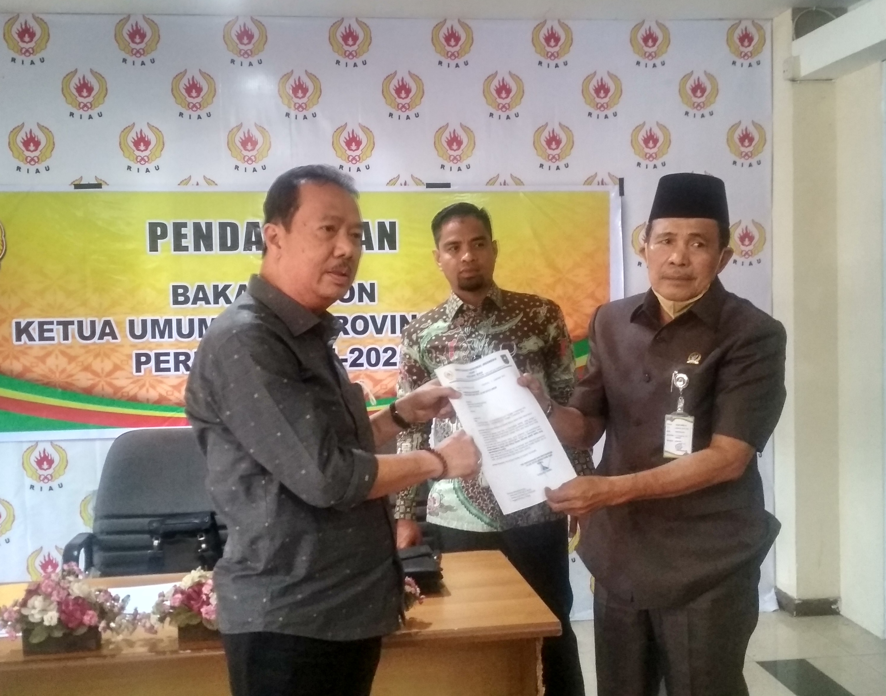 Tim Iskandar Hoesin Datangi TPP KONI Riau, Pertanyakan Penundaan Pendaftaran Calon Ketua