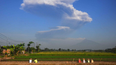 Gunung Merapi Meletus, Apa Itu Erupsi Freatik?