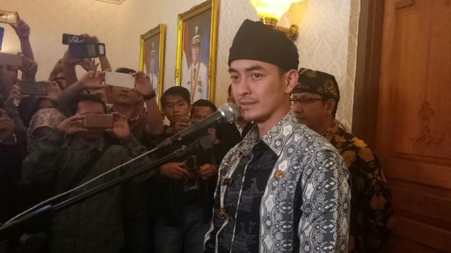 Meski Jadi Tersangka KPK, Zumi Zola Ingin Tetap Fokus Kerja