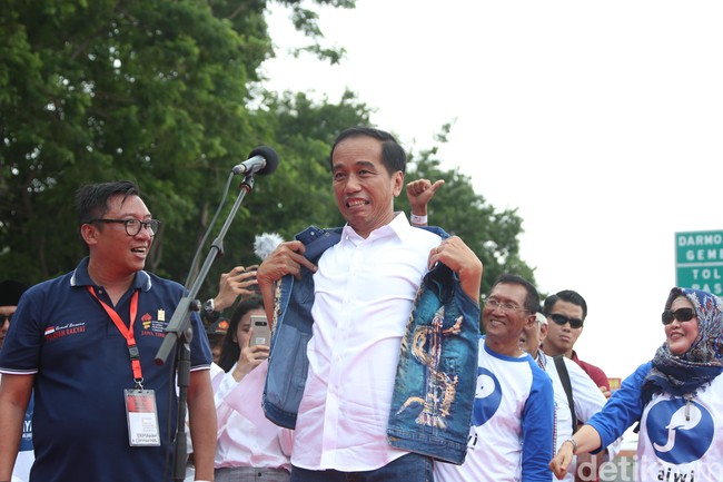Jokowi: Ada Tim Sukses Siapkan Propaganda Rusia yang Semburkan Hoax!