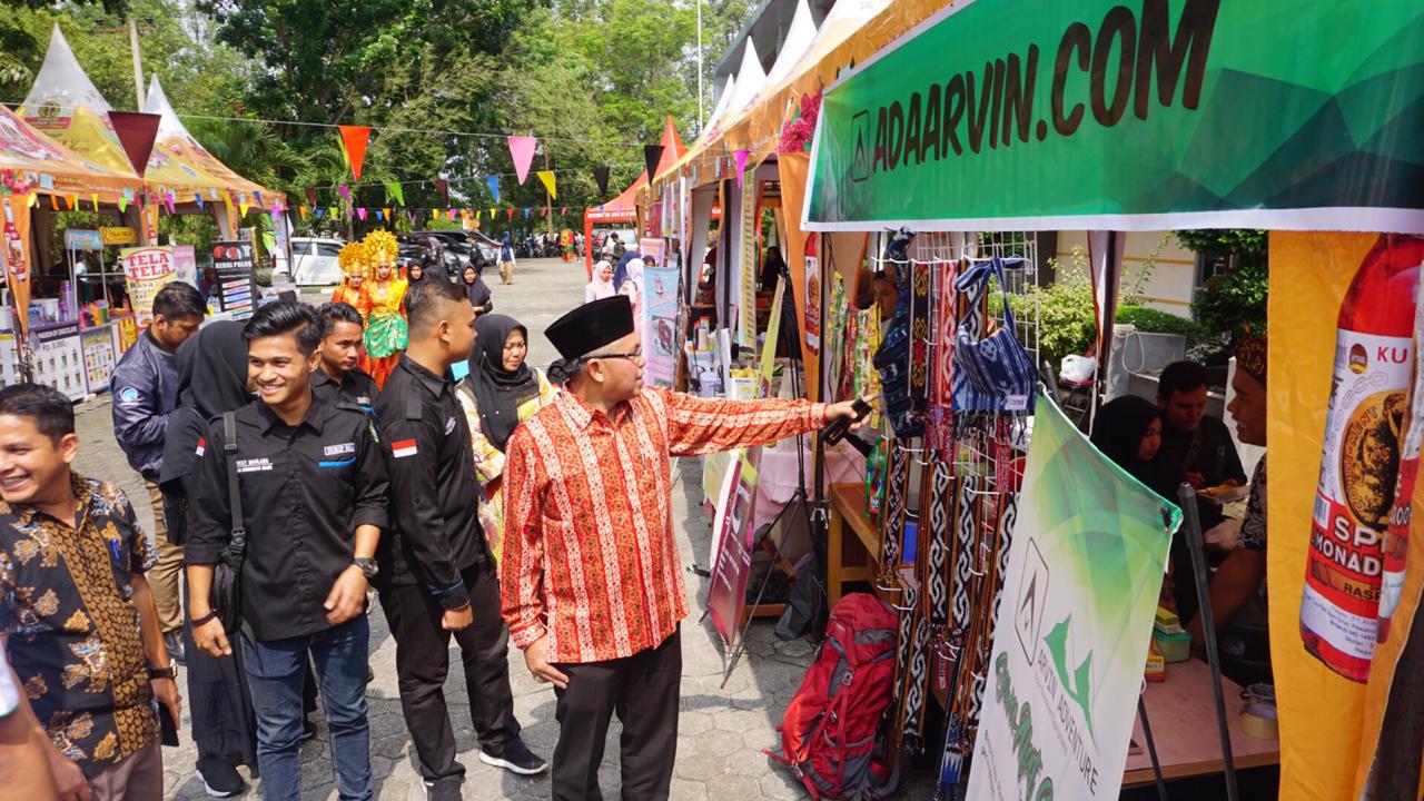 Government Science Festival Fisipol UIR Dimeriahkan Seminar dan Bazar