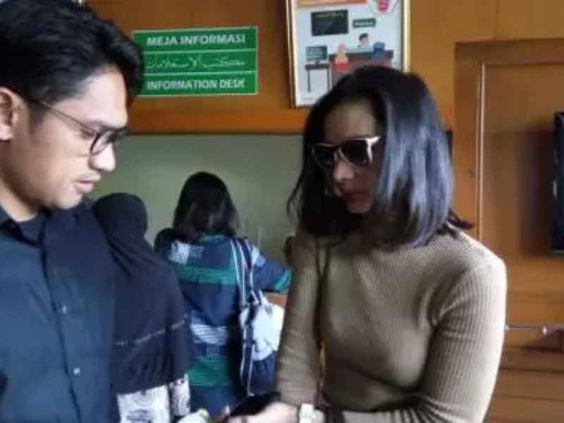 Resmi Cerai, Ibnu Jamil dan Istri Bagi Rata Harta Gono-Gini