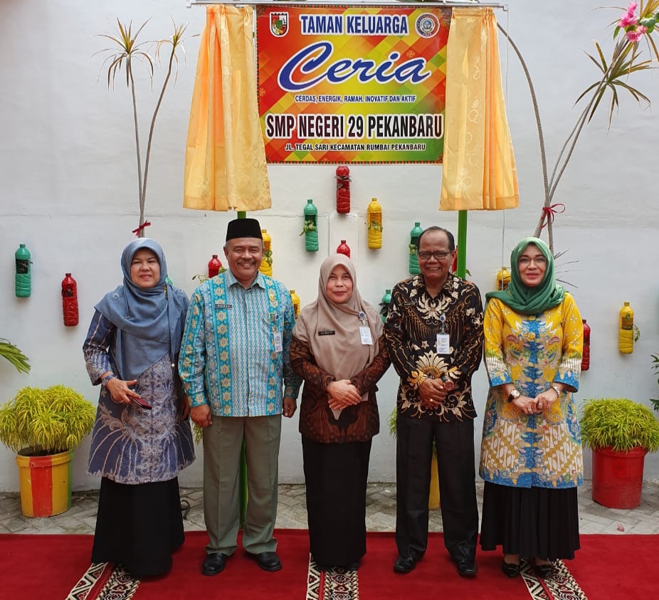 Taman Keluarga SMPN 29 Pekanbaru, Zamhuri: Peningkatan Literasi Sekolah, Sekaligus Ruang Baca Bagi Orangtua 