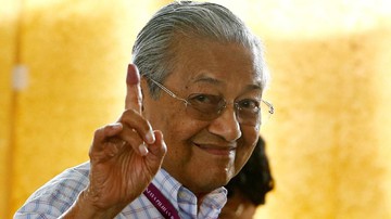 Mahathir: Saya yang Perintahkan Najib Razak Dicekal