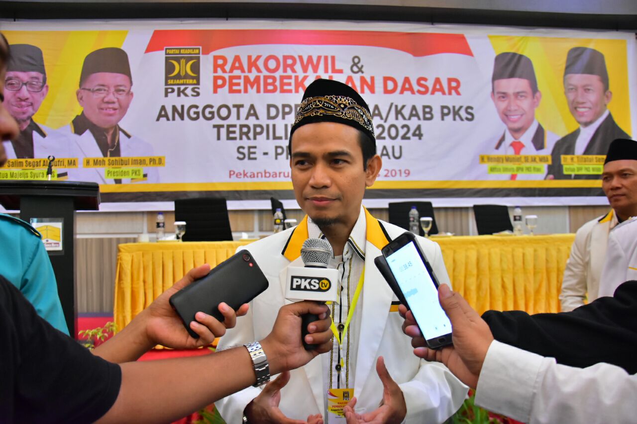 Hendry Munief: Demi Warga Kota, Pemko dan DPRD Pekanbaru Harus Kembali Duduk Bersama