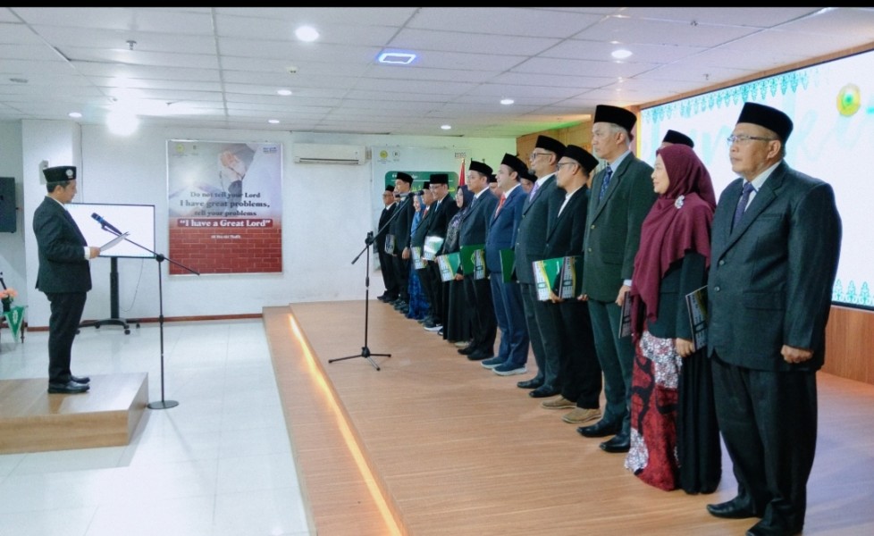 Rektor Lantik 19 Pejabat Struktural UMRI. Ini Pesan Rektor